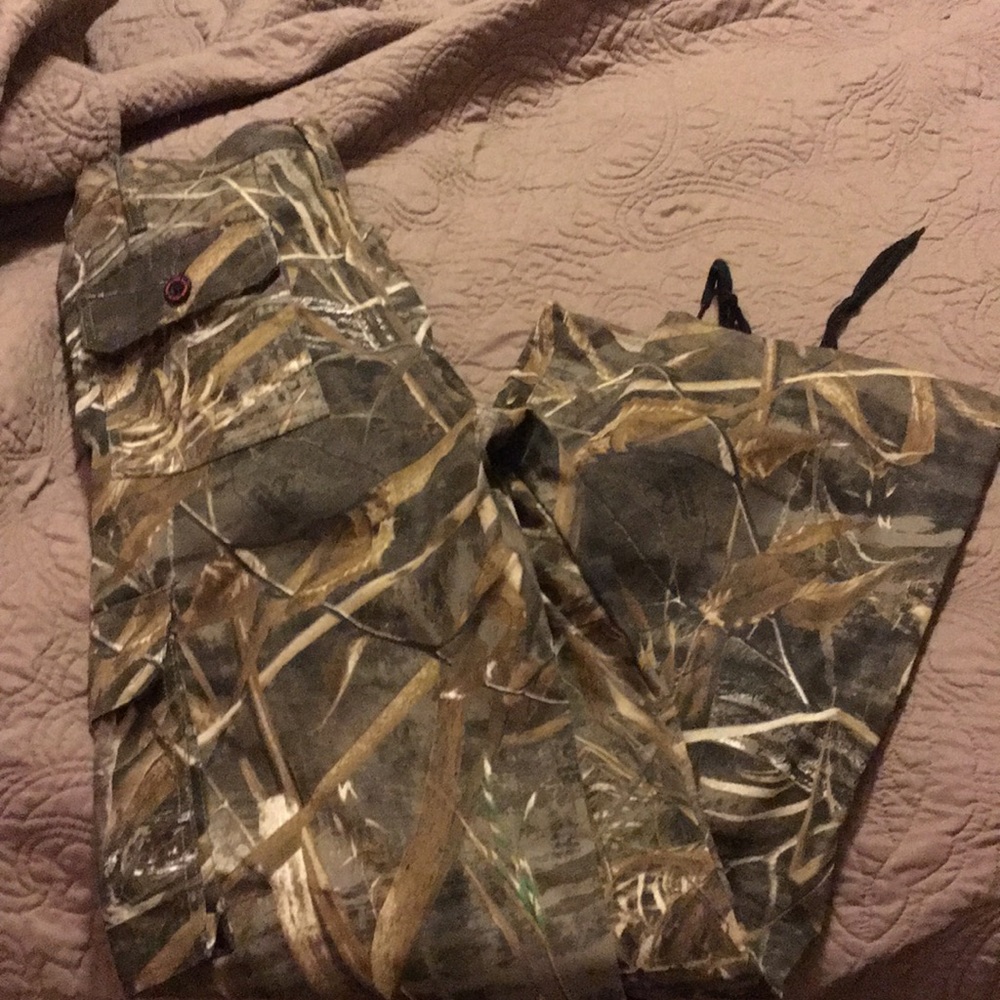 Ladies Realtree camo pants